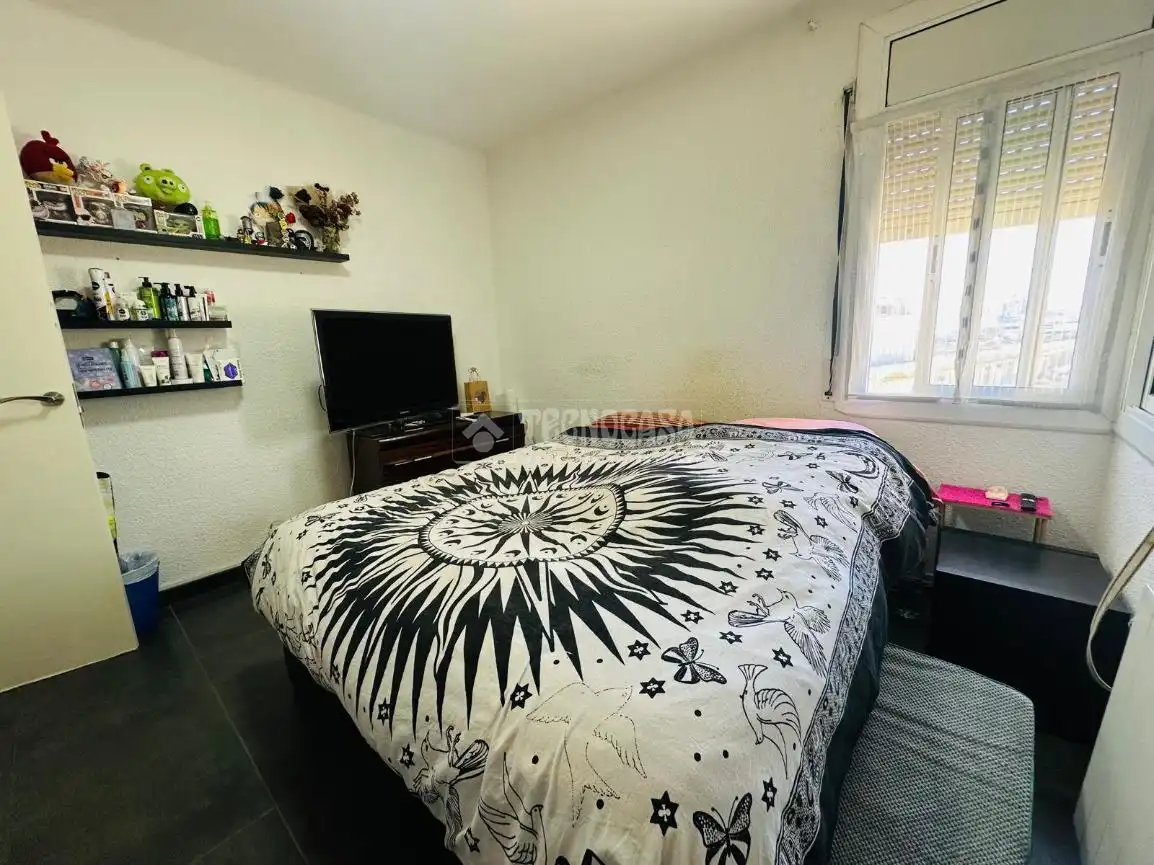Habitación de Piso en venta en Barcelona con Aire acondicionado, Calefacción y Balcón