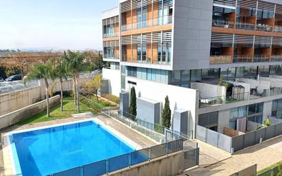 Swimming pool of Loft to rent in  Valencia Capital  with Air Conditioner, Heating and Private garden