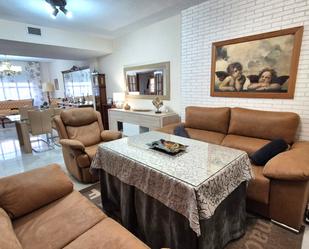 Living room of Single-family semi-detached for sale in Badajoz Capital  with Air Conditioner, Heating and Private garden