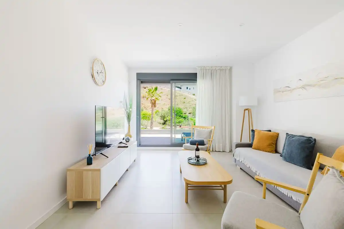 Flat with terrace for sale in Avenida Fuengirola, imagen 9