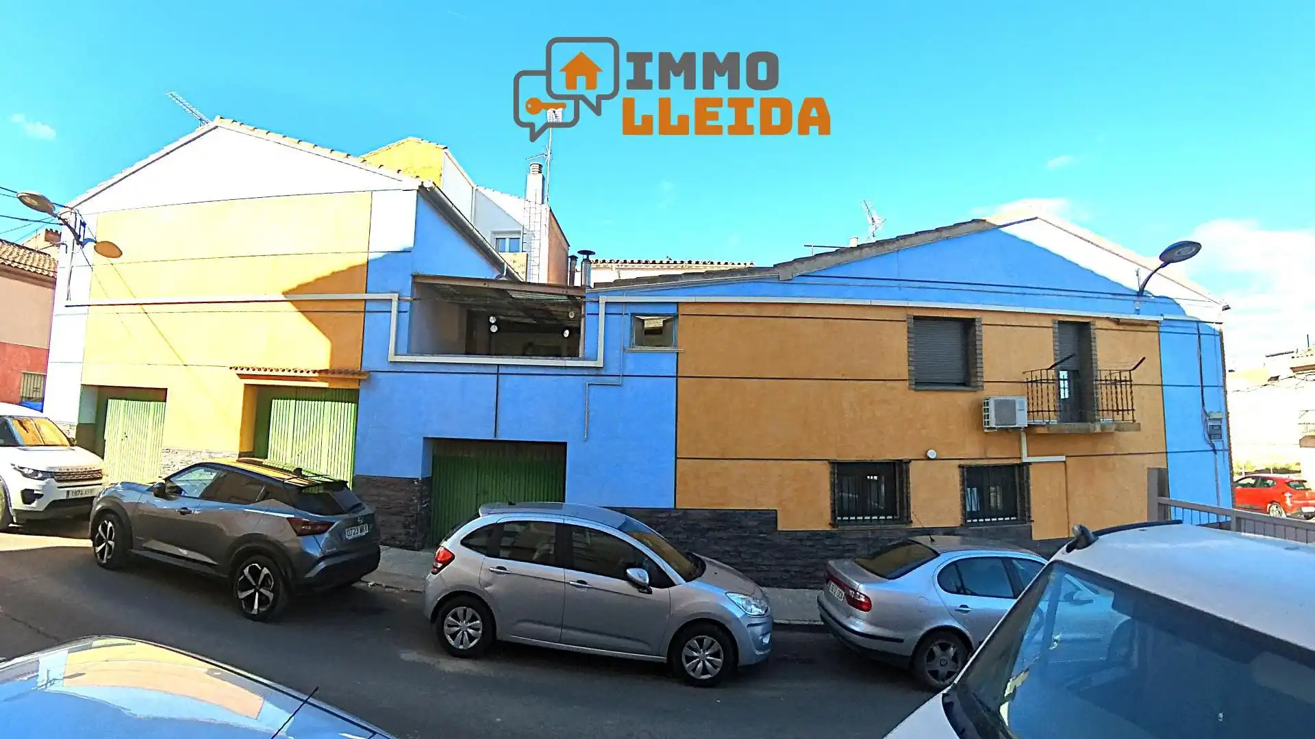 Vista exterior de Casa adosada en venda en Binéfar amb Calefacció, Terrassa i Traster