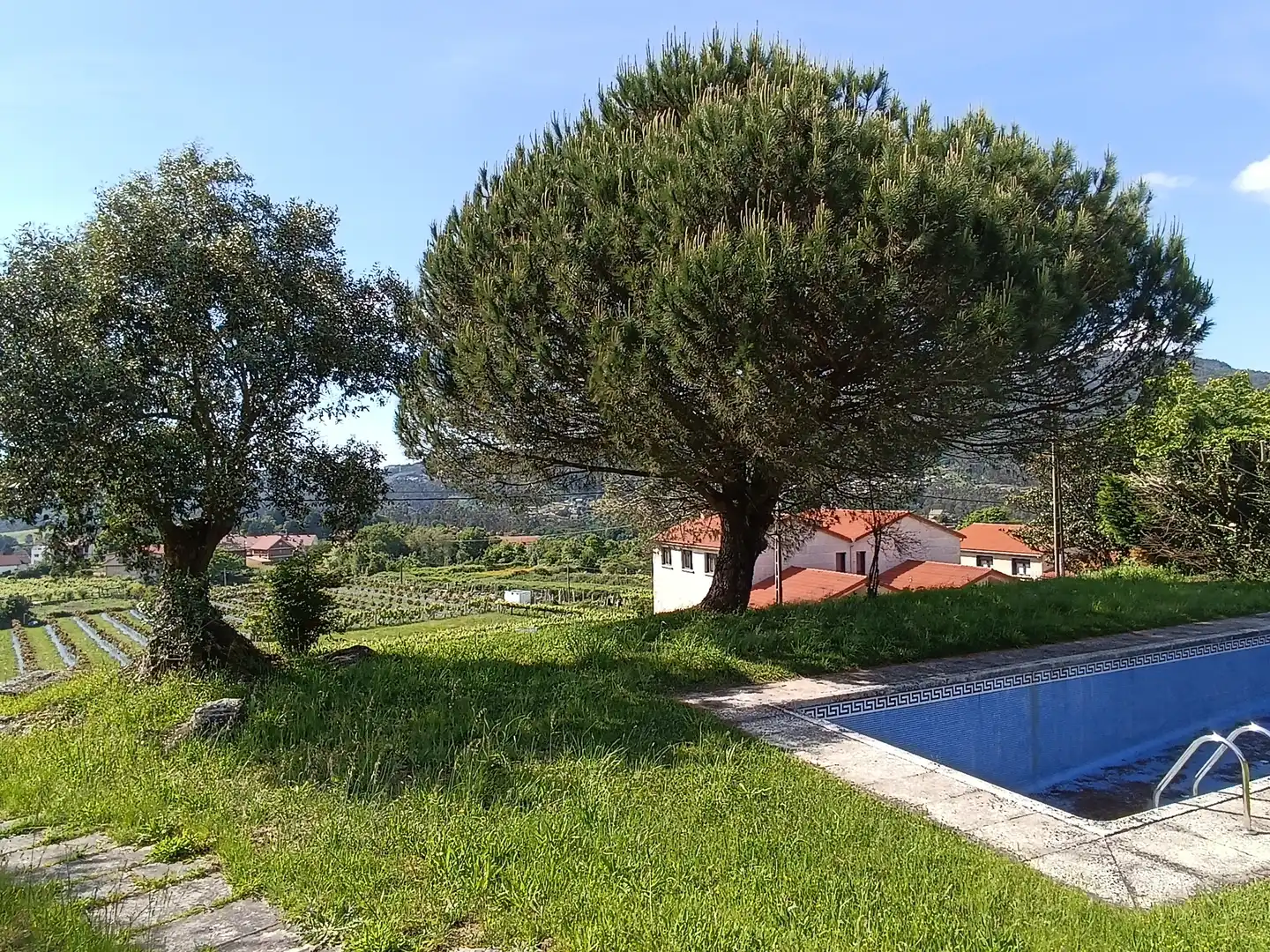 Vista exterior de Casa o xalet en venda en Soutomaior amb Calefacció, Jardí privat i Terrassa