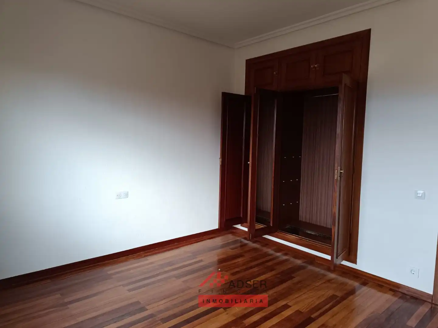 Piso de alquiler en  Logroño con Calefacción, Parquet y Terraza