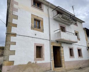 Exterior view of House or chalet for sale in Merindad de Sotoscueva  with Terrace and Balcony