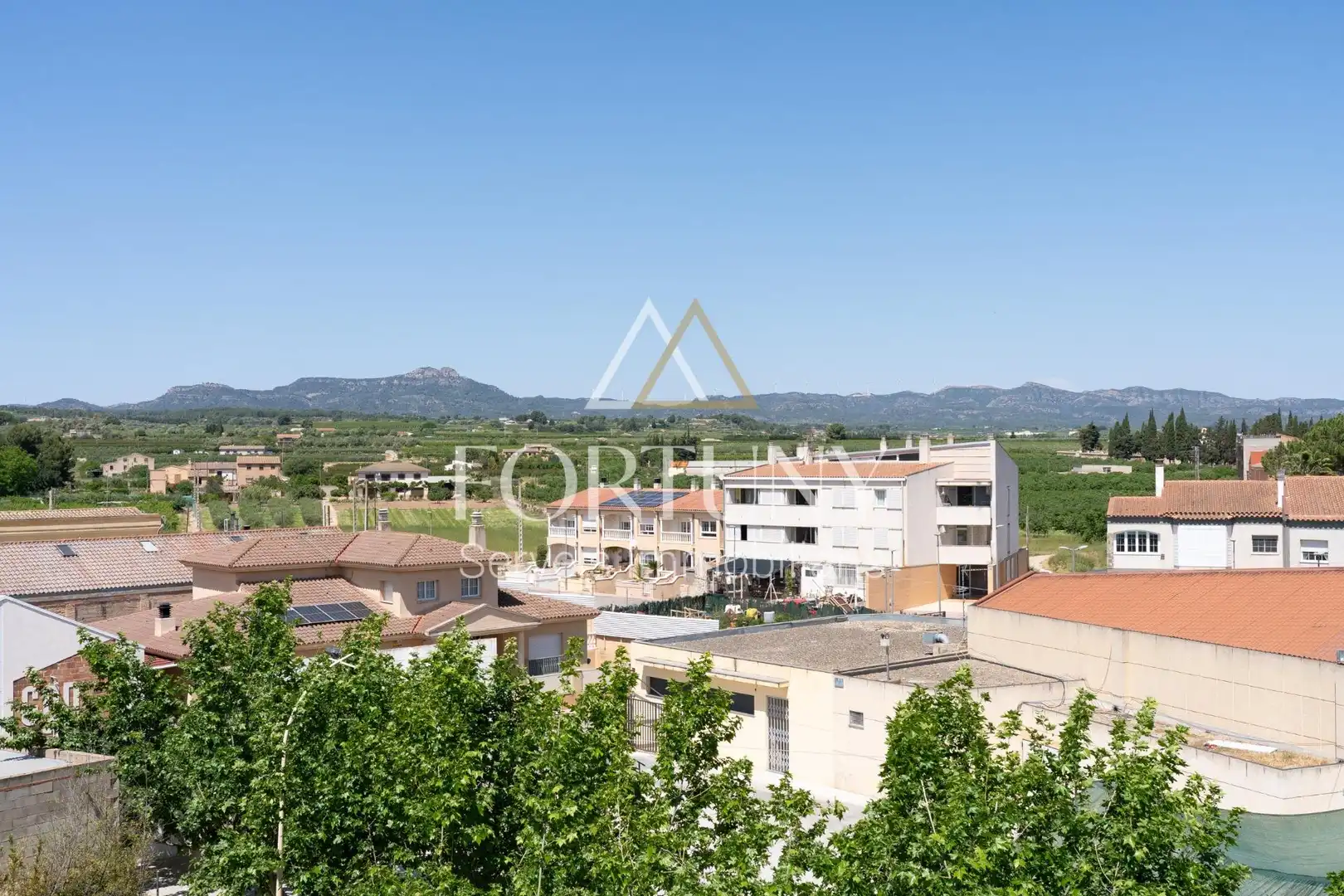 Vista exterior de Casa o chalet en venta en Benissanet con Terraza