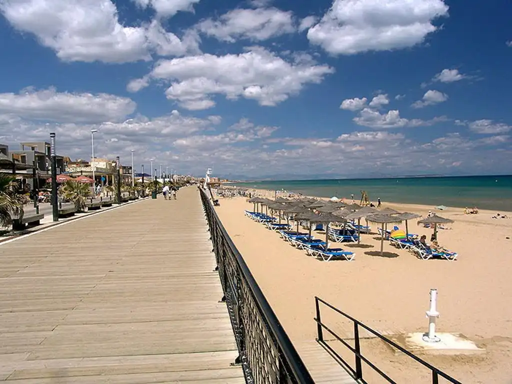 Vista exterior de Apartament en venda en Torrevieja amb Aire condicionat, Calefacció i Terrassa