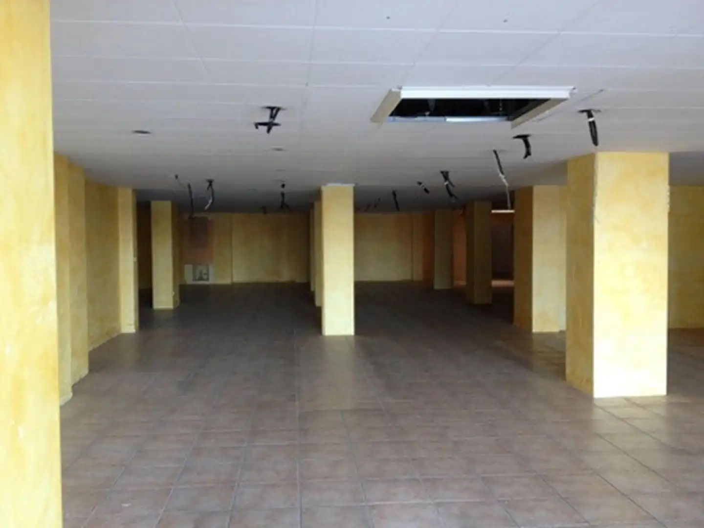 Local comercial de lloguer a Casc Urbà, imagen 4