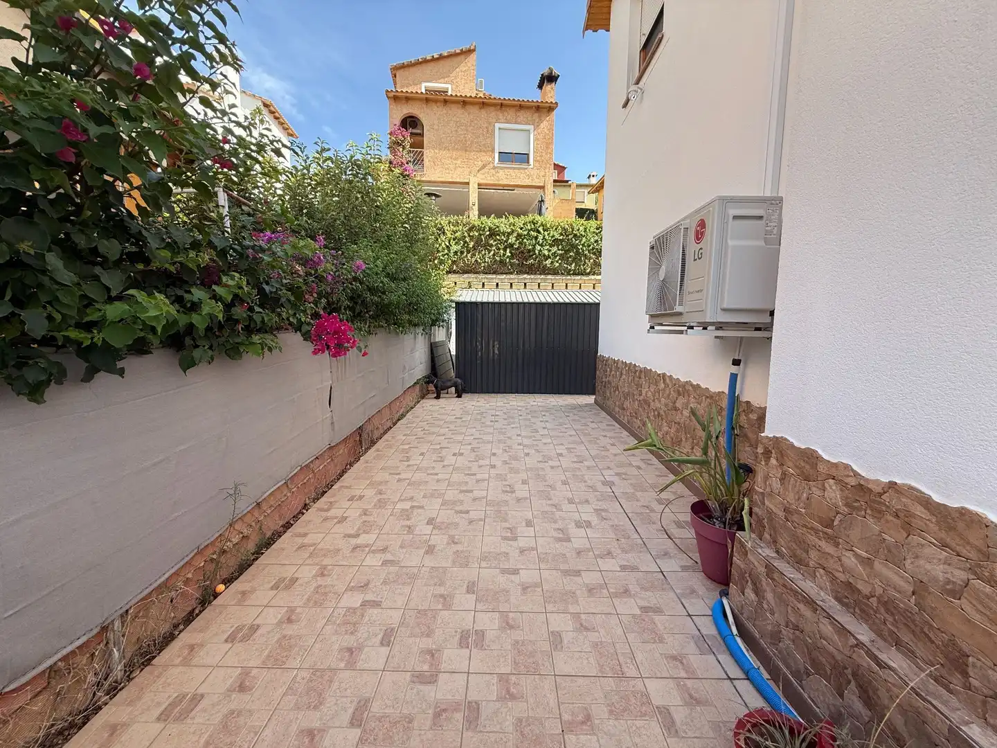Vista exterior de Casa o chalet en venta en Relleu con Aire acondicionado, Calefacción y Jardín privado
