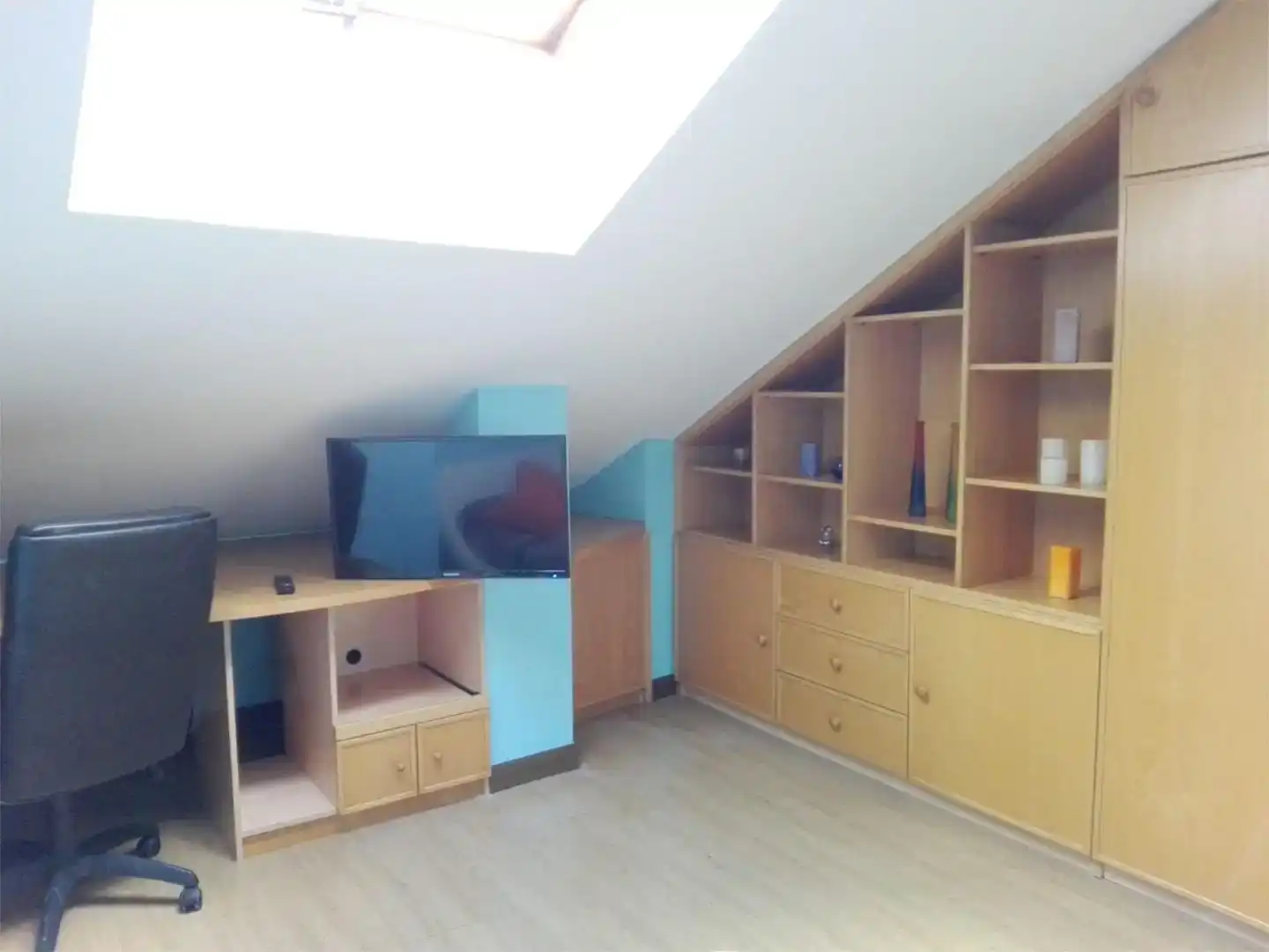 Schlafzimmer von Wohnung zur Miete in Torrelavega  mit Balkon