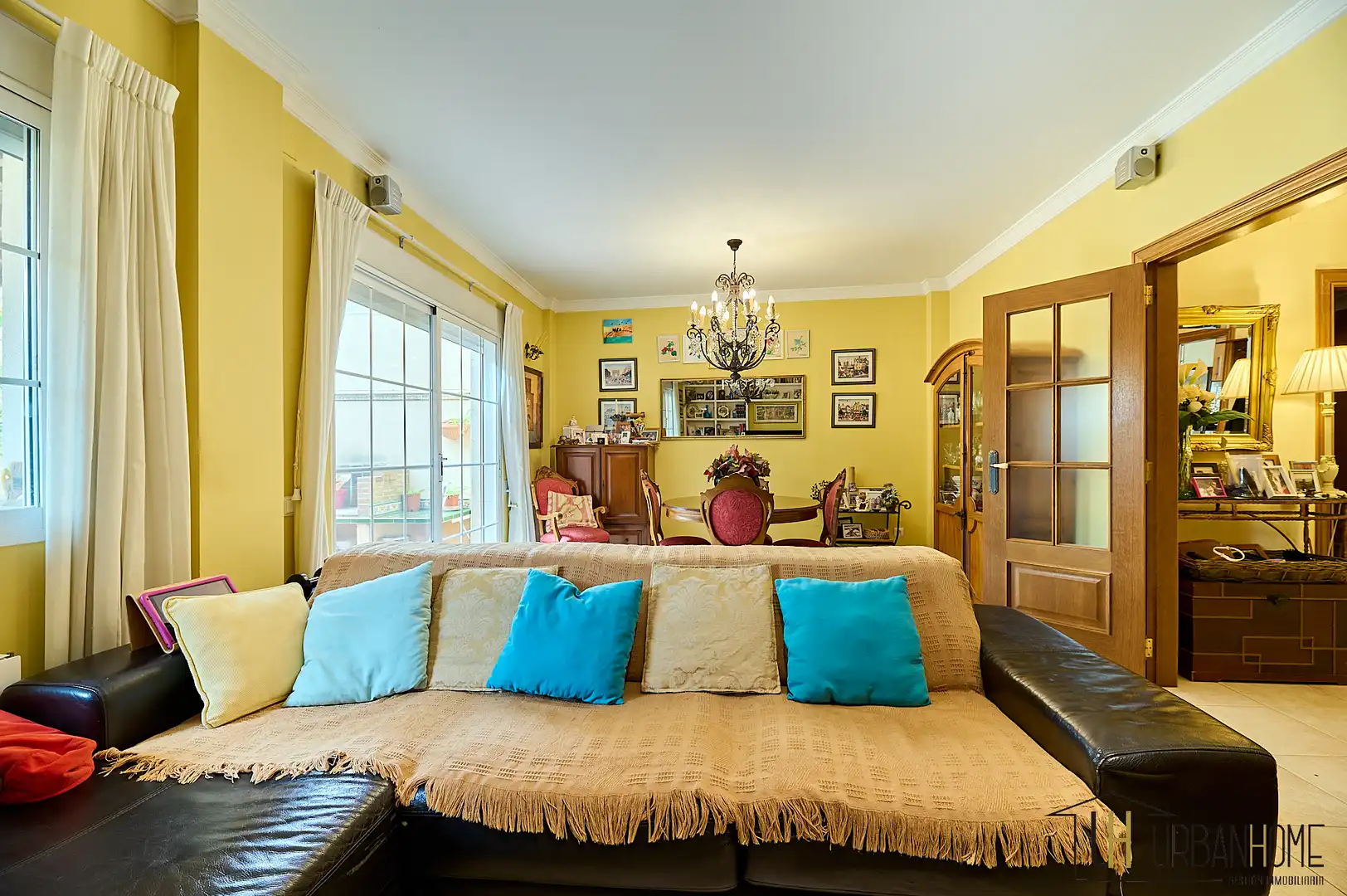 Sala de estar de Casa adosada en venta en Rocafort con Aire acondicionado, Calefacción y Balcón