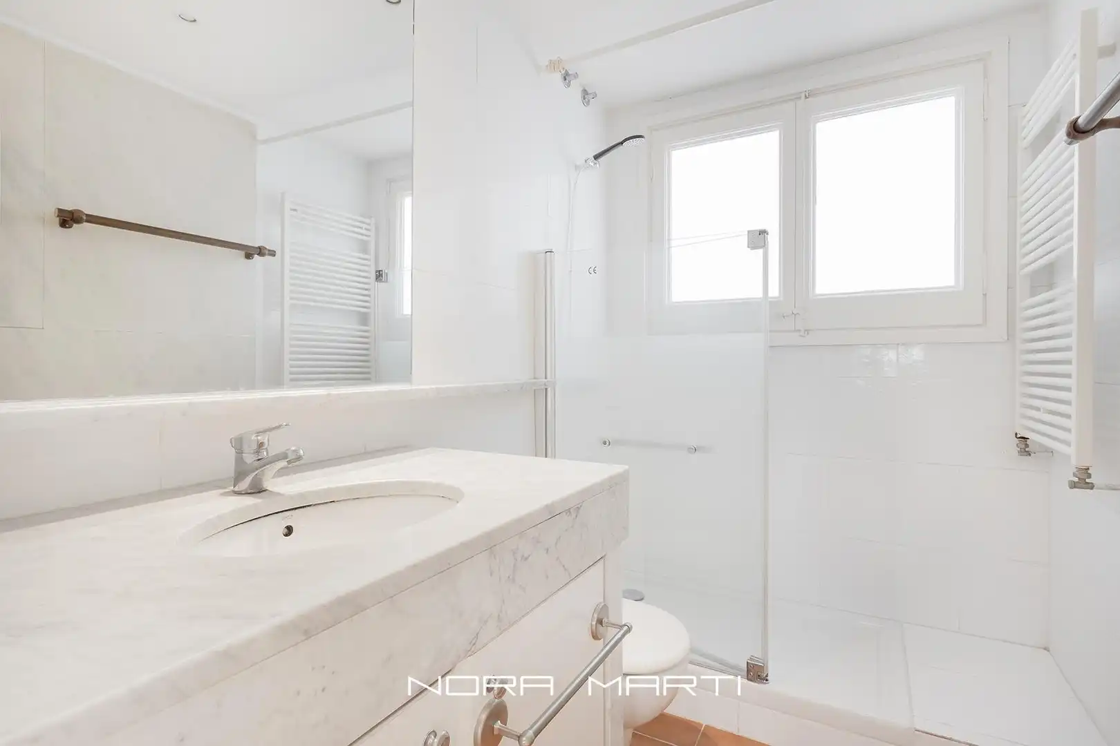 Baño de Casa o chalet en venta en Esplugues de Llobregat con Jardín privado, Piscina y Alarma