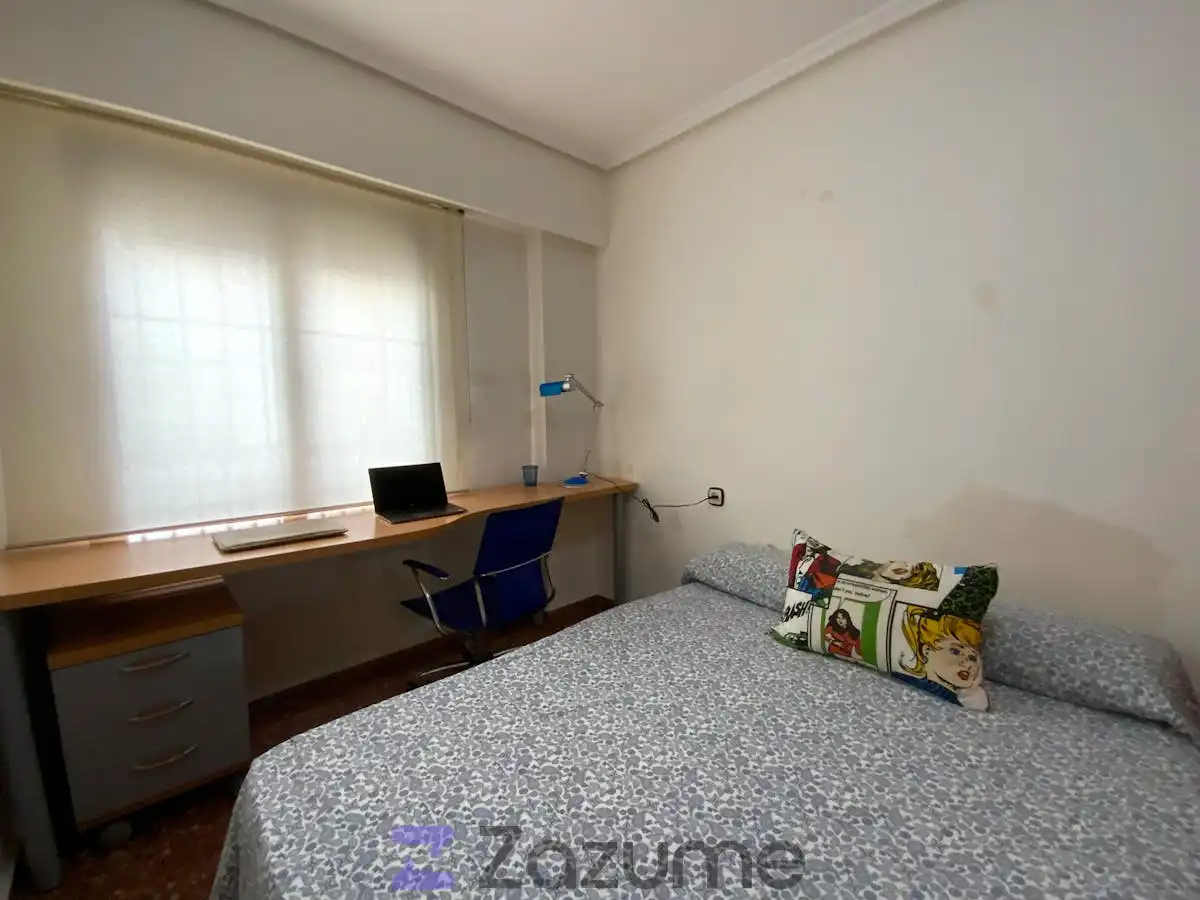 Schlafzimmer von Wohnung zur Miete in Valencia mit Klimaanlage, Heizung und Terrasse