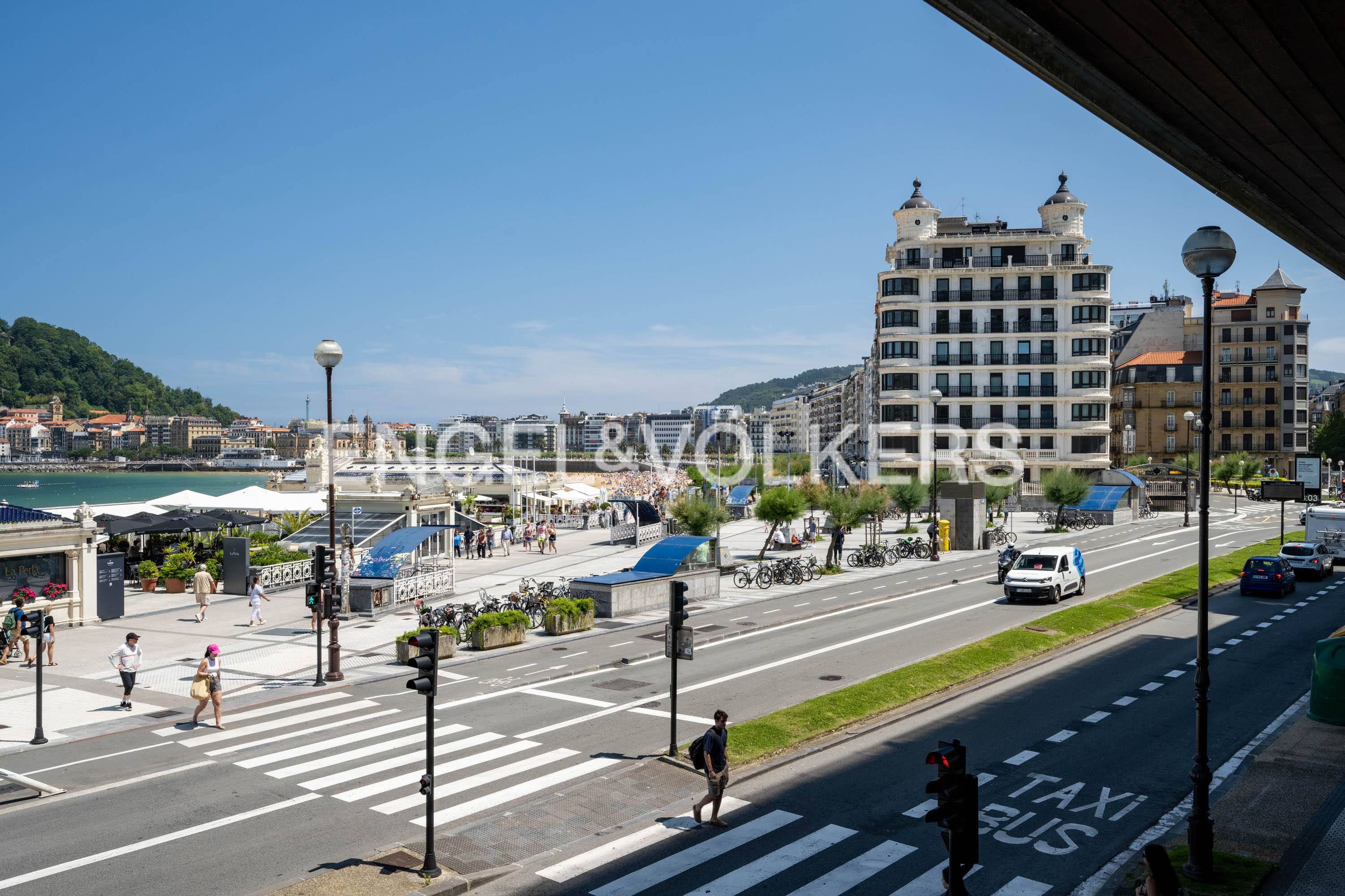 Vista exterior de Apartament en venda en Donostia - San Sebastián  amb Calefacció, Parquet i Terrassa