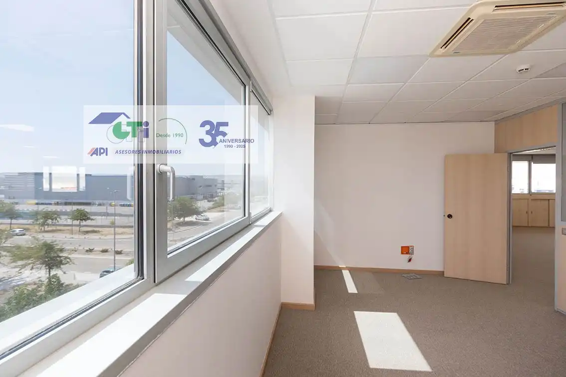 Office space to rent in C/Bari, imagen 24