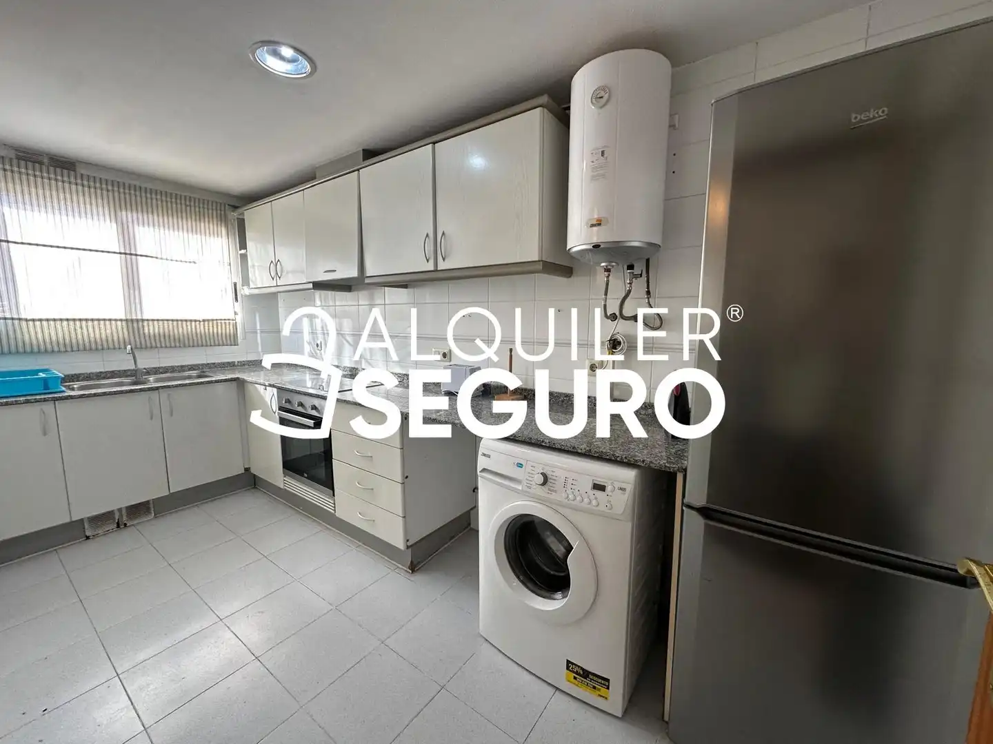 Kitchen of Attic for rent in Mislata  with Air Conditioner and Terrace