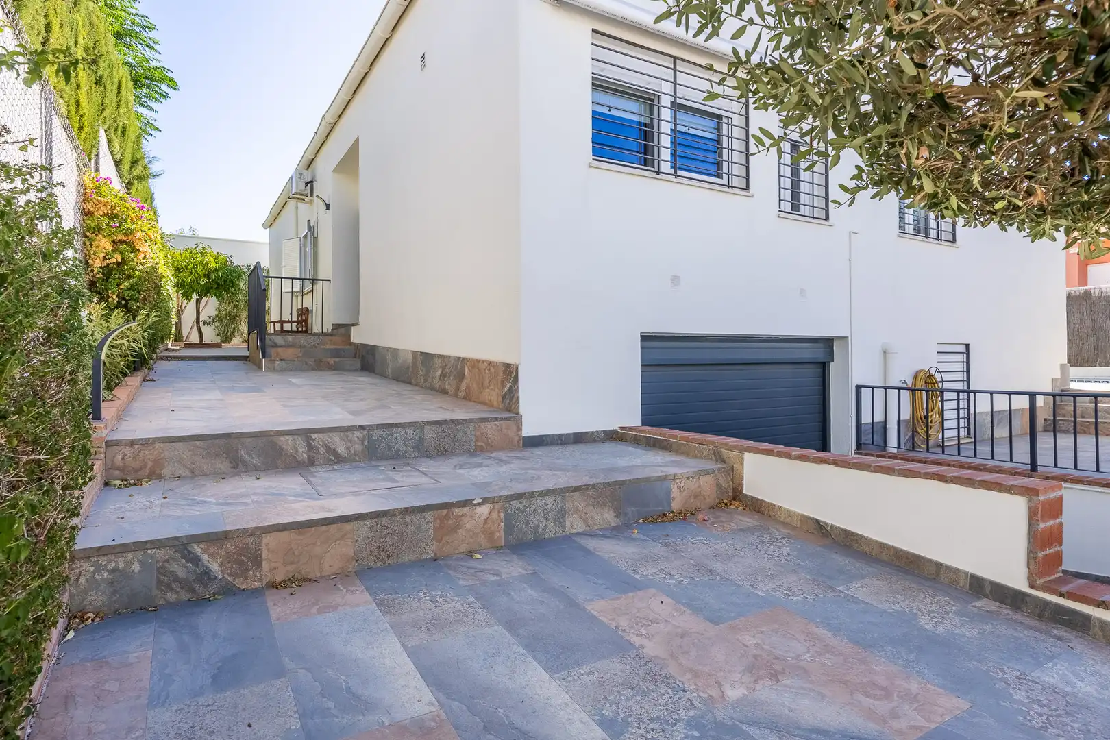 Terrace of Houses for sale in Espartinas  with Air Conditioner, Heating and Swimming Pool