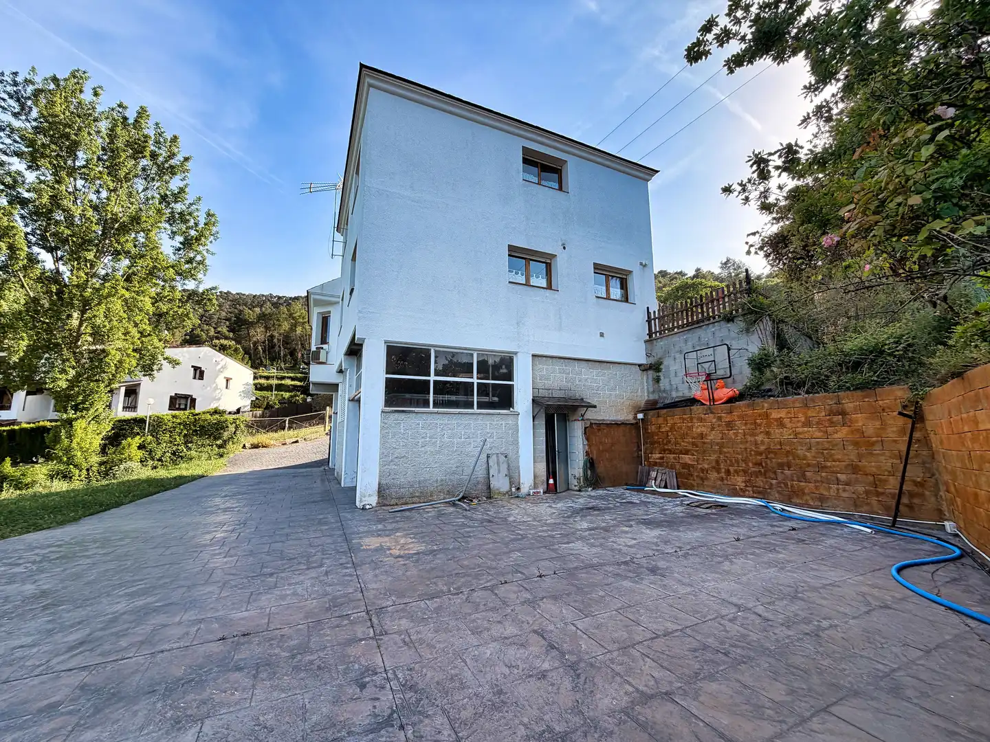 Vista exterior de Casa o chalet en venta en Vallirana con Calefacción y Terraza