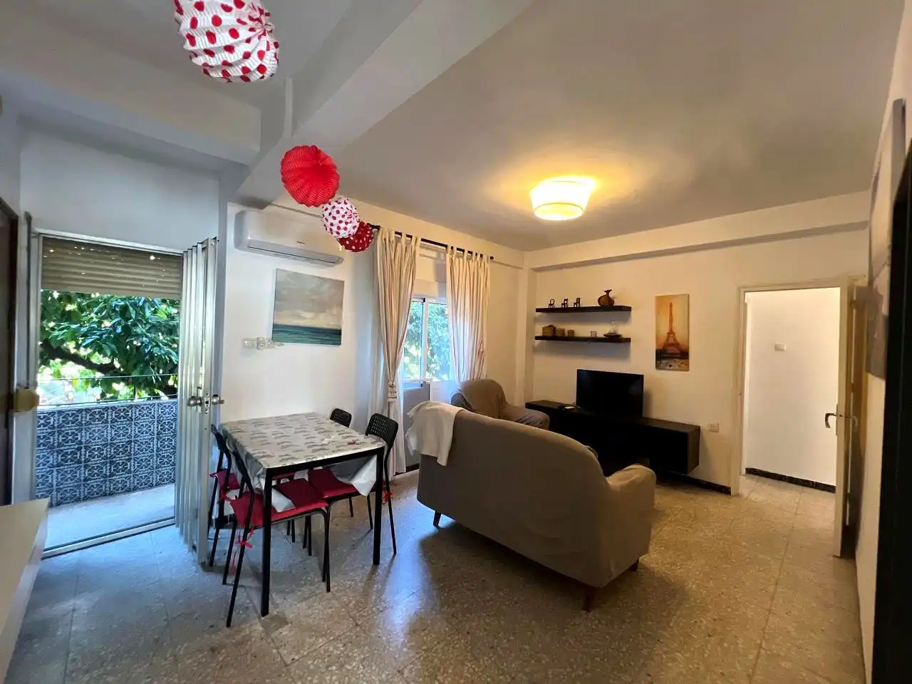 Flat for rent in Segre, El Plantinar – Avda. La Paz - El Juncal