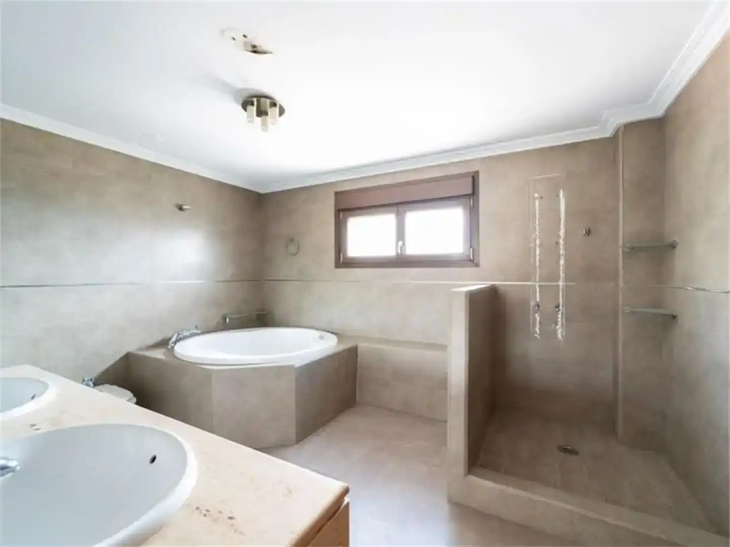 Baño de Casa o chalet en venta en  Madrid Capital con Aire acondicionado, Piscina y Balcón