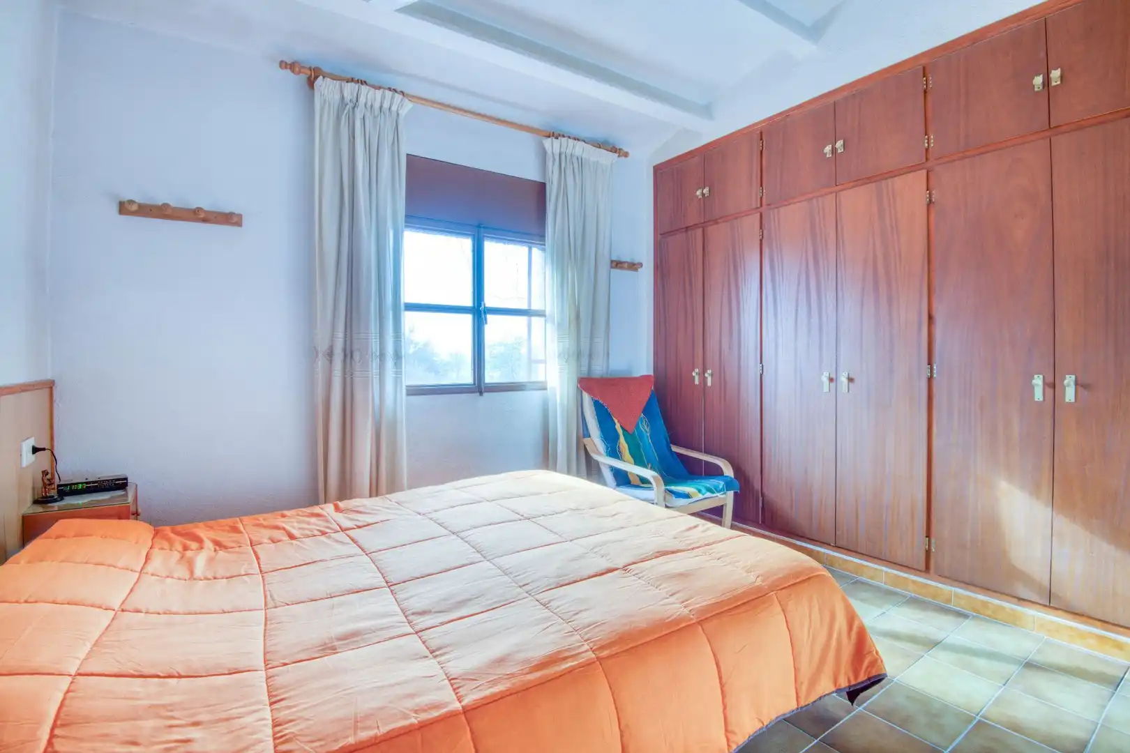 Schlafzimmer von Country house zum Verkauf in Albons mit Privatgarten, Terrasse und Schwimmbad
