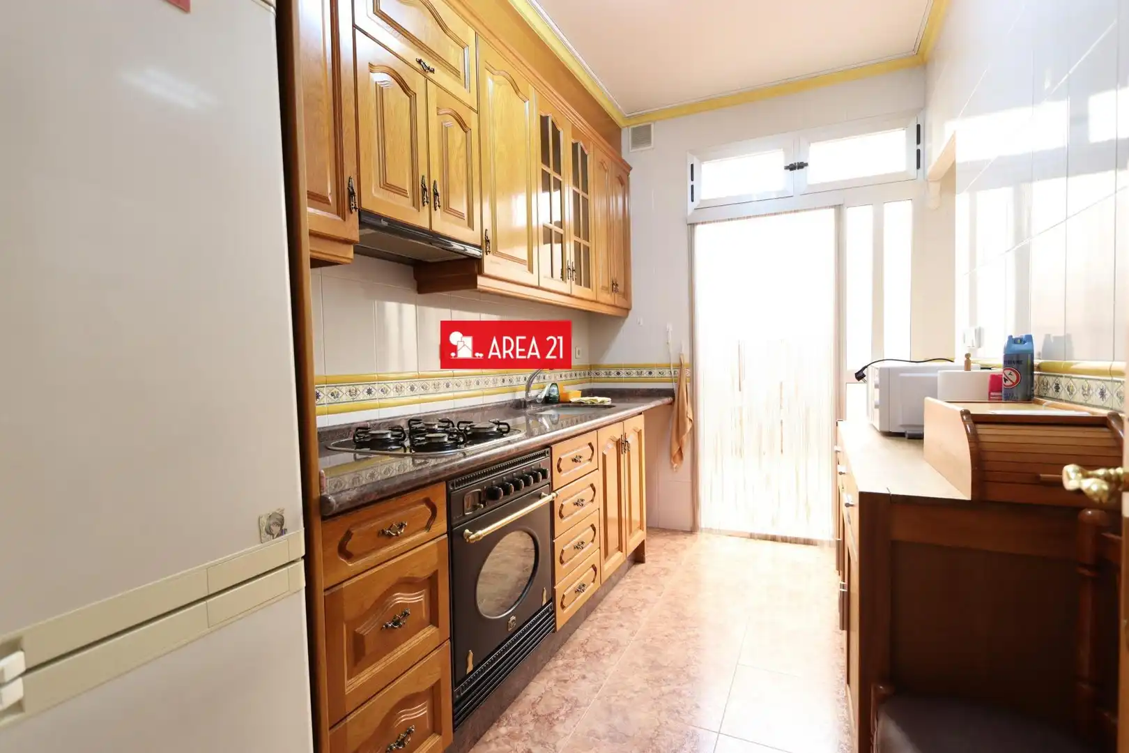 Cuina de Casa o xalet en venda en La Pobla de Vallbona amb Aire condicionat, Terrassa i Traster