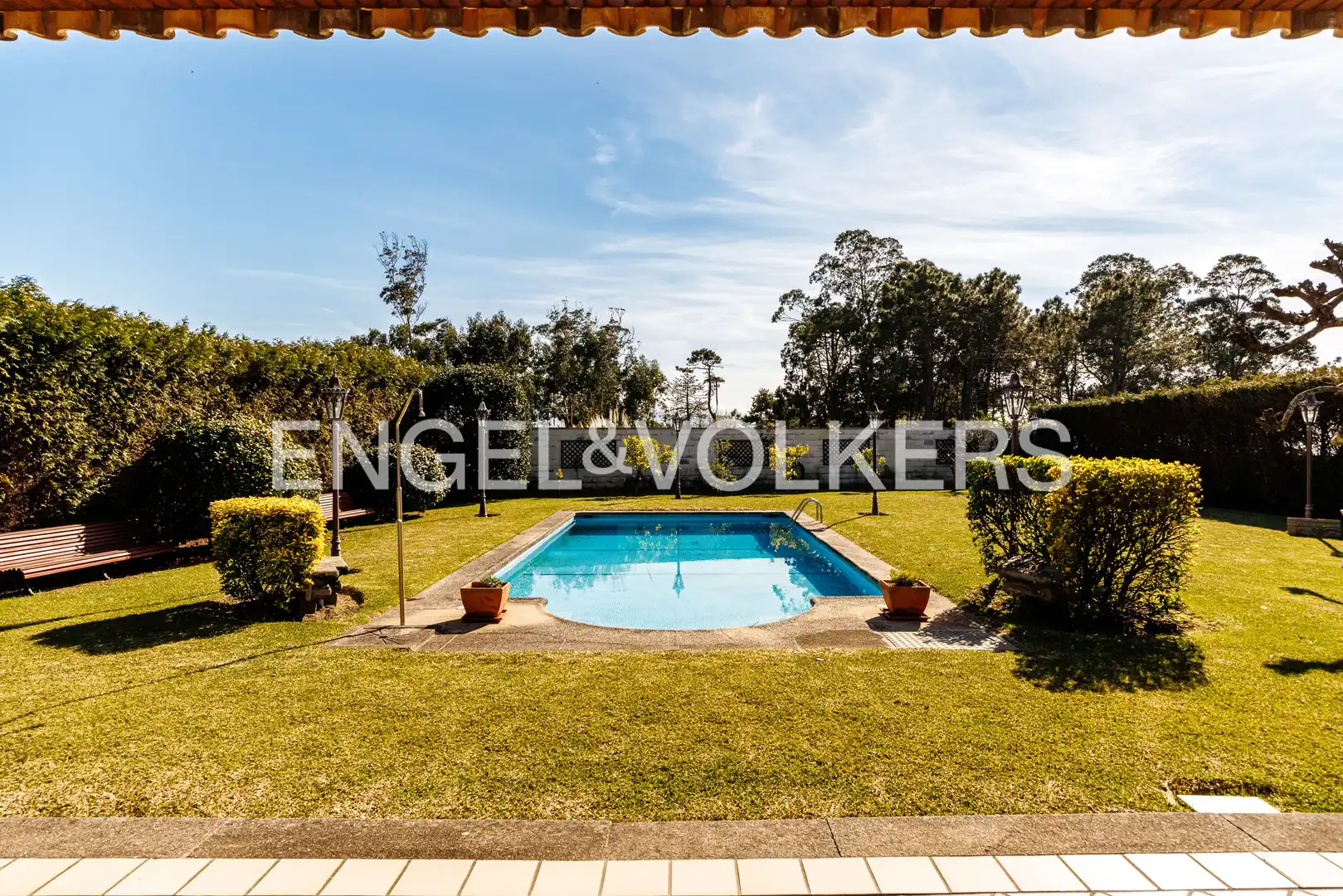Piscina de Casa o xalet en venda en Vigo  amb Calefacció, Terrassa i Piscina