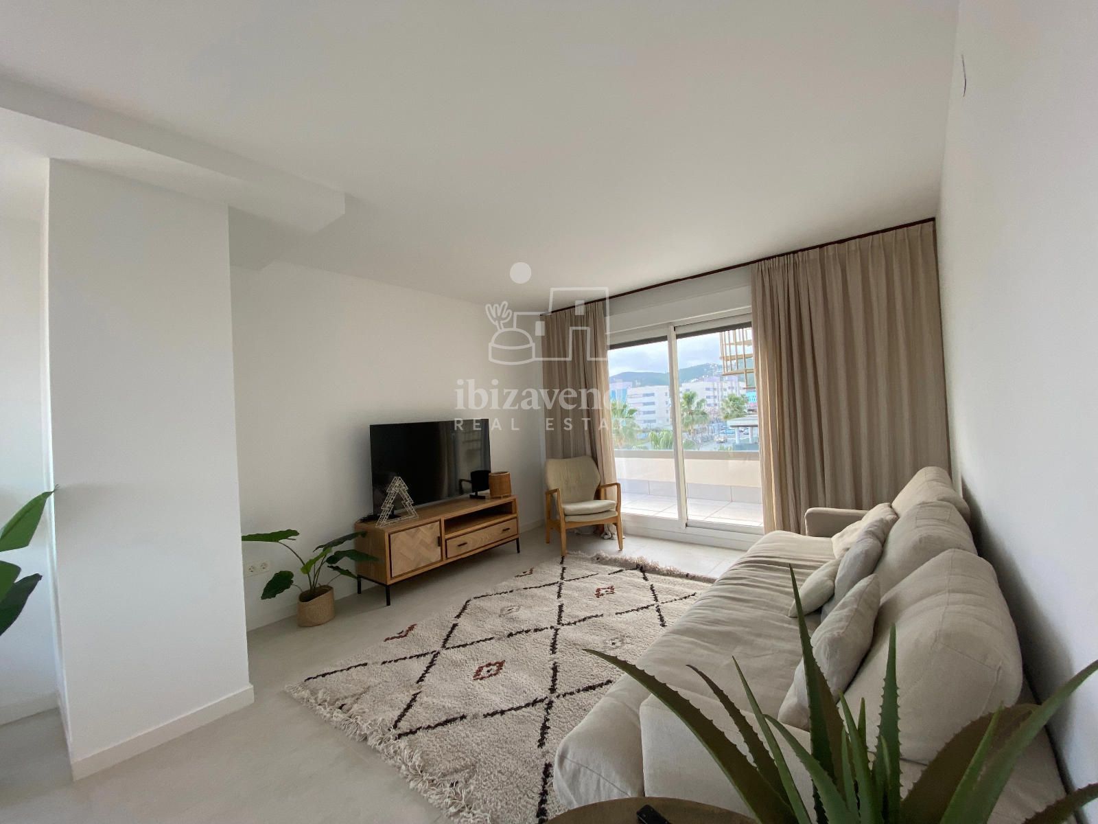 Sala d'estar de Pis de lloguer en Eivissa amb Aire condicionat, Calefacció i Terrassa