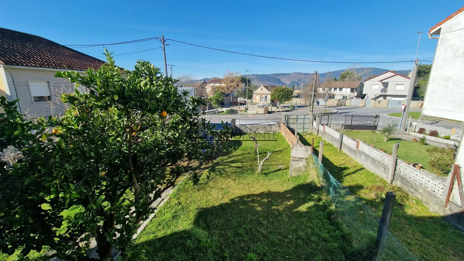 Vista exterior de Casa o xalet en venda en Pontevedra Capital  amb Jardí privat