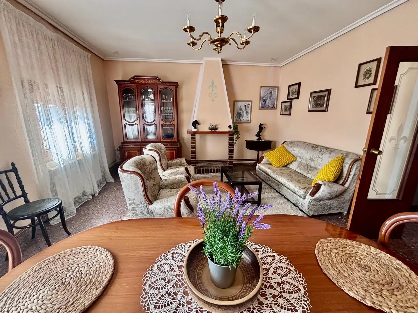 Sala d'estar de Casa o xalet en venda en Bulbuente amb Calefacció, Jardí privat i Terrassa