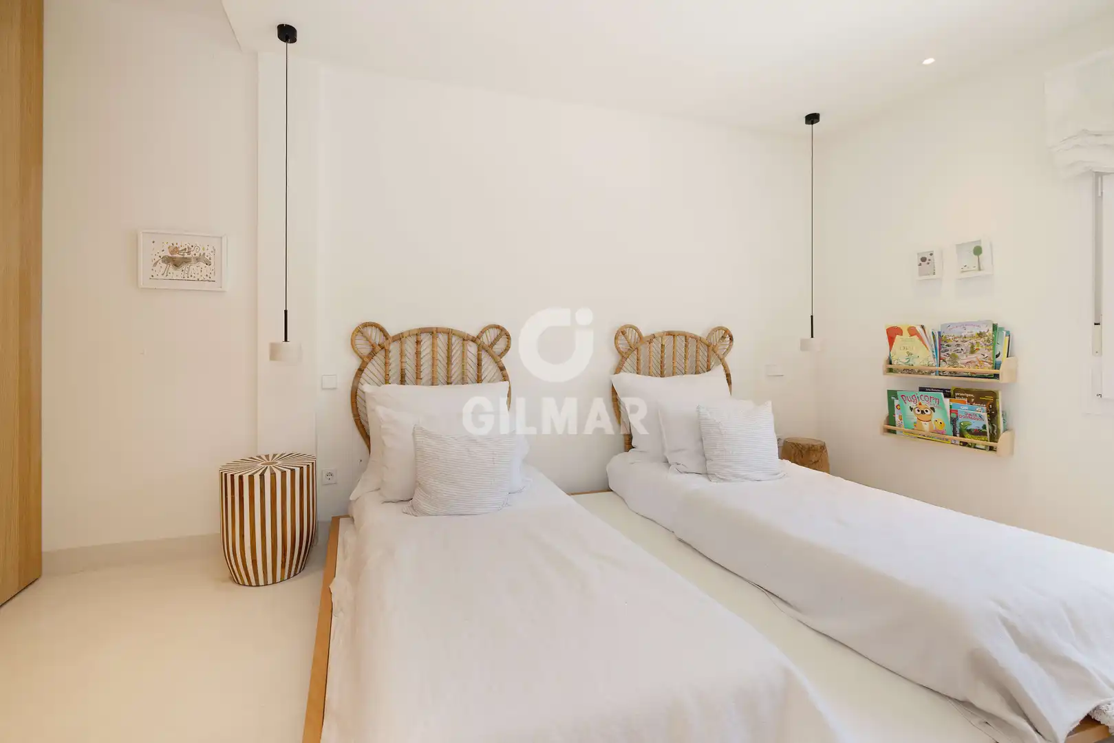 Habitación de Casa adosada en venta en Marbella con Calefacción, Jardín privado y Piscina