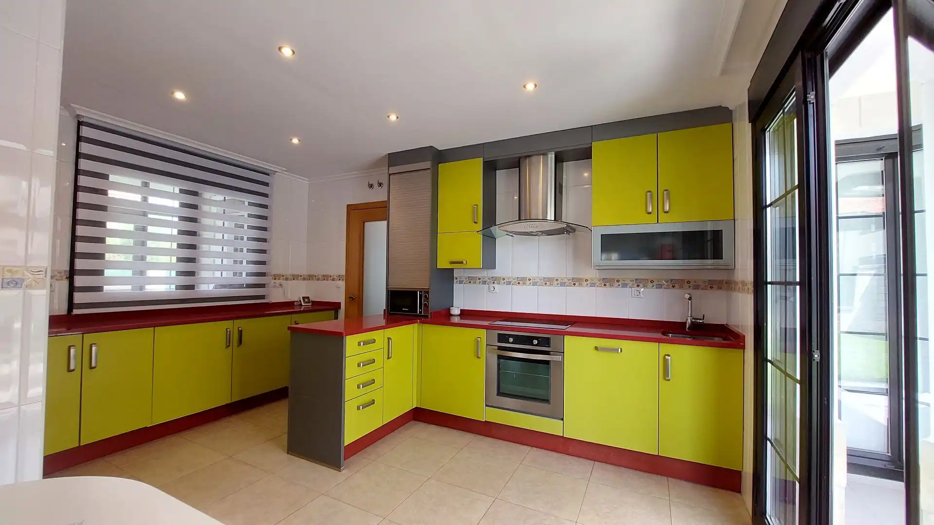 Cuina de Casa o xalet de lloguer en Ribamontán al Mar amb Jardí privat, Terrassa i Moblat