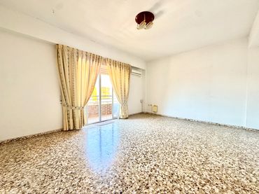 Appartamento con balcone in vendita a Carrer de les Palmeres
