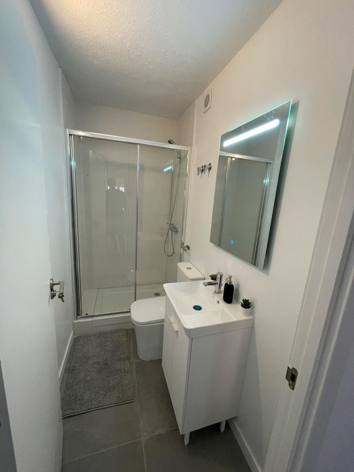 Bany de Pis per a compartir en  Valencia Capital amb Rentadora