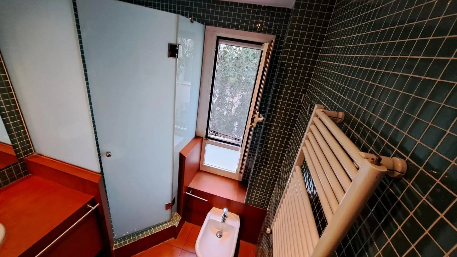 Baño de Piso en venta en Valencia con Aire acondicionado, Calefacción y Jardín privado
