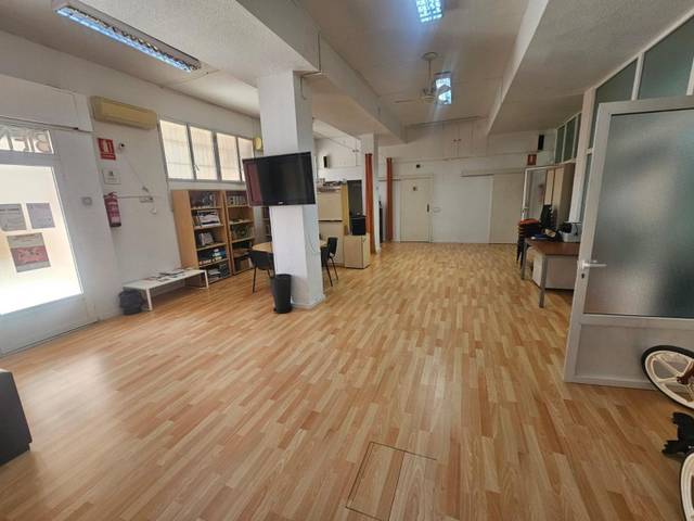 Local comercial en Venta en Calle MARIA GUERRERO, 2 en Agua Amarga - Urbanova