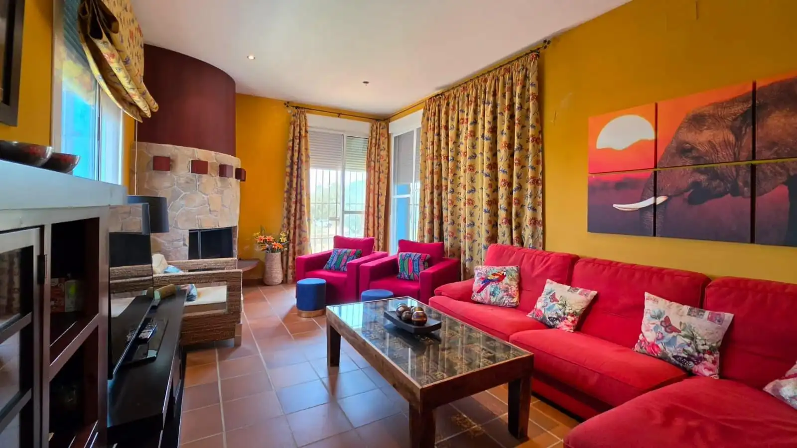 Sala de estar de Casa o chalet en venta en Guillena con Aire acondicionado y Piscina