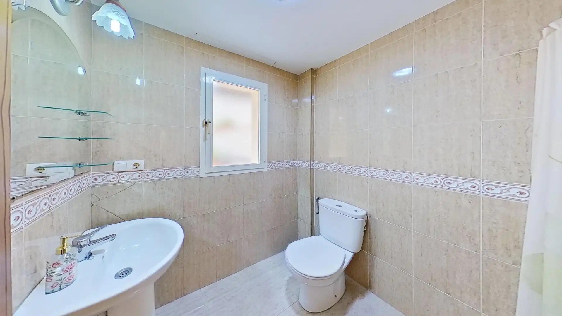 Bany de Casa o xalet en venda en Motril amb Terrassa i Balcó