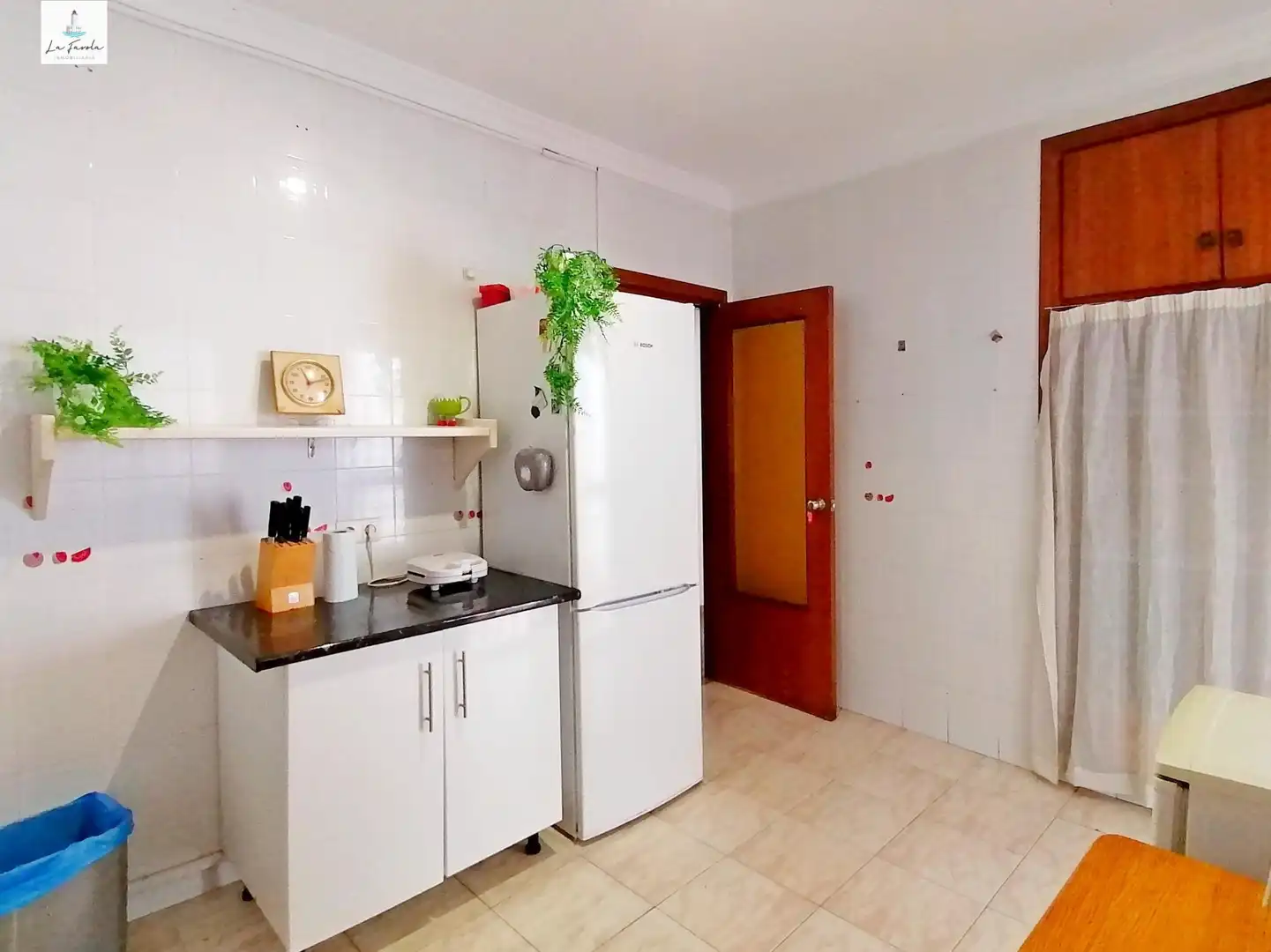 Cuina de Casa adosada en venda en Cártama amb Aire condicionat i Traster