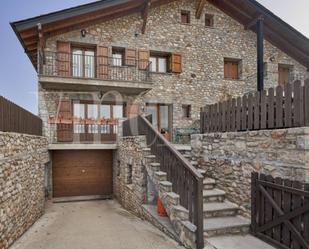 Vista exterior de Casa o xalet en venda en Urús amb Terrassa