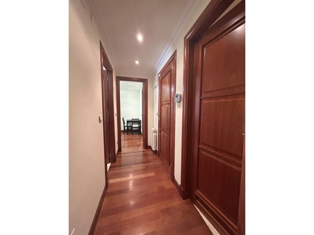 Apartament en venda en Oviedo  amb Calefacció, Parquet i Moblat