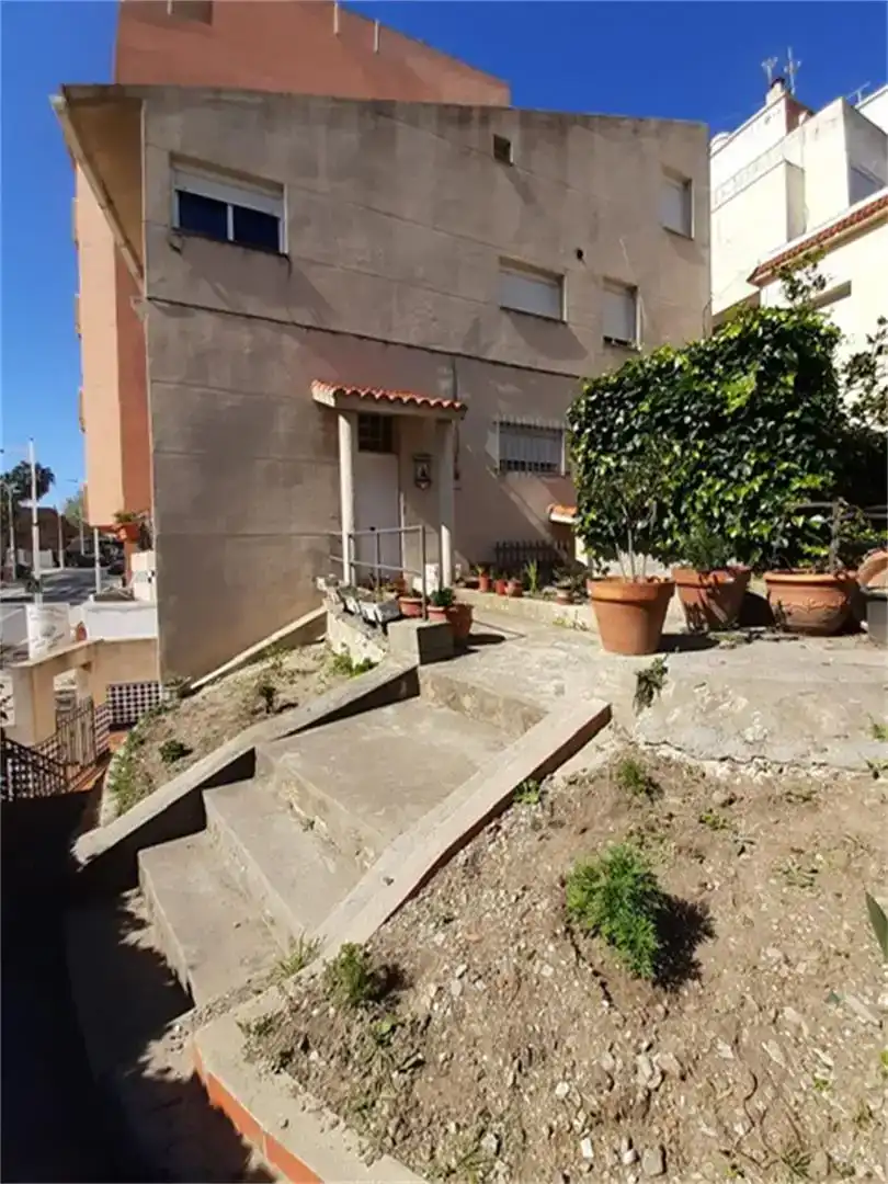 Vista exterior de Casa adosada en venda en Ceuta amb Aire condicionat, Jardí privat i Balcó