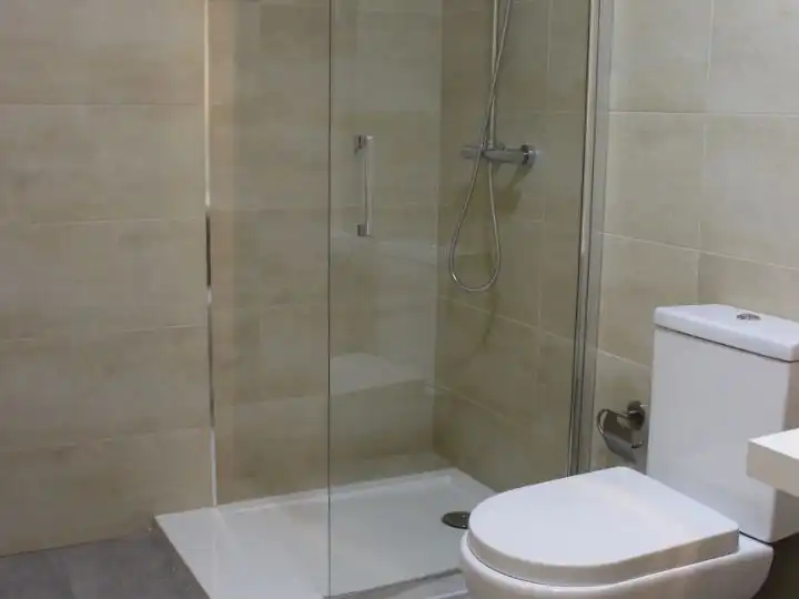 Baño de Oficina de alquiler en Badajoz con Aire acondicionado, Calefacción y Amueblado