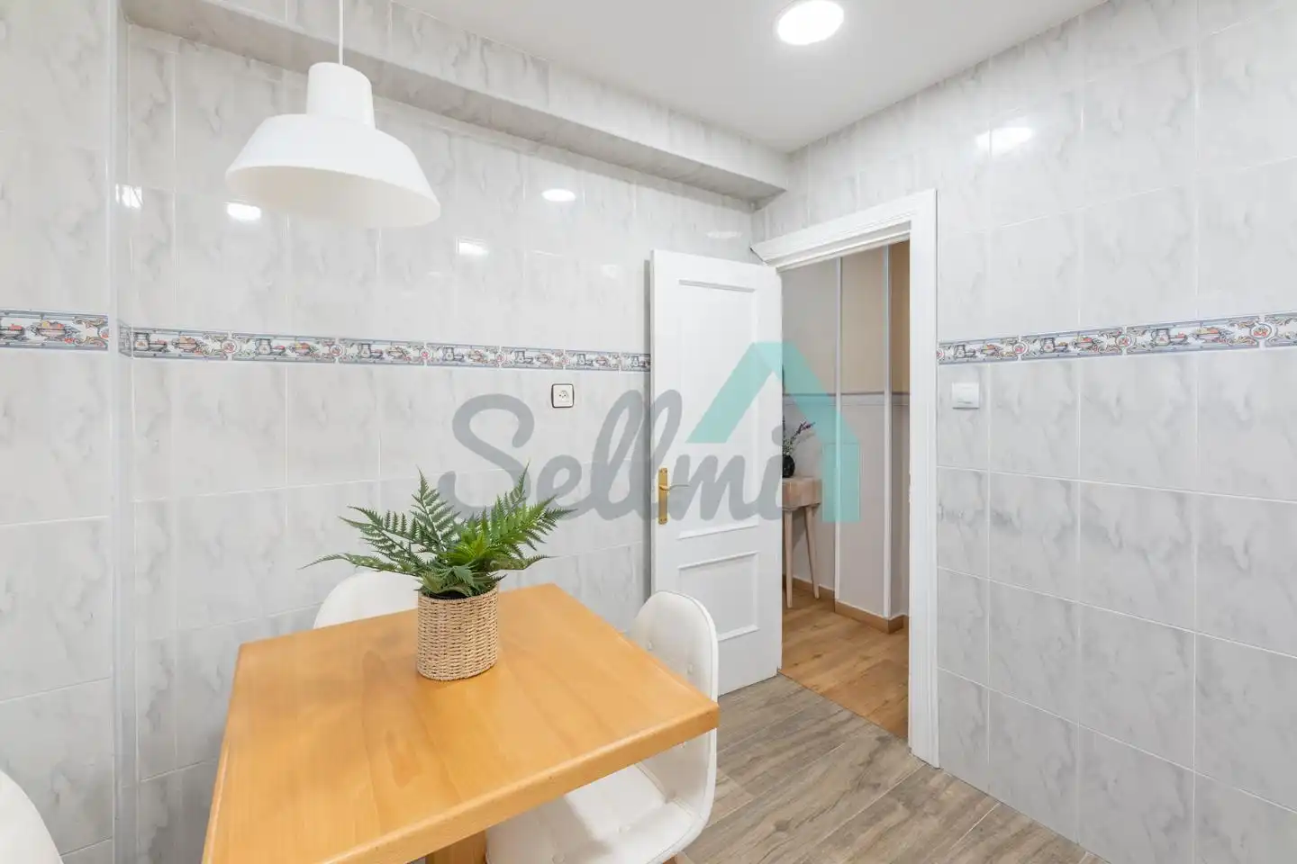 Cocina de Piso en venta en Oviedo  con Calefacción