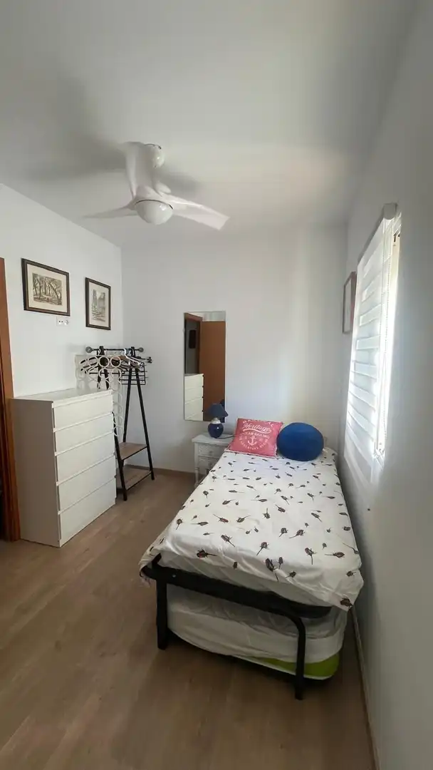 Habitación de Estudio de alquiler en Sevilla con Amueblado