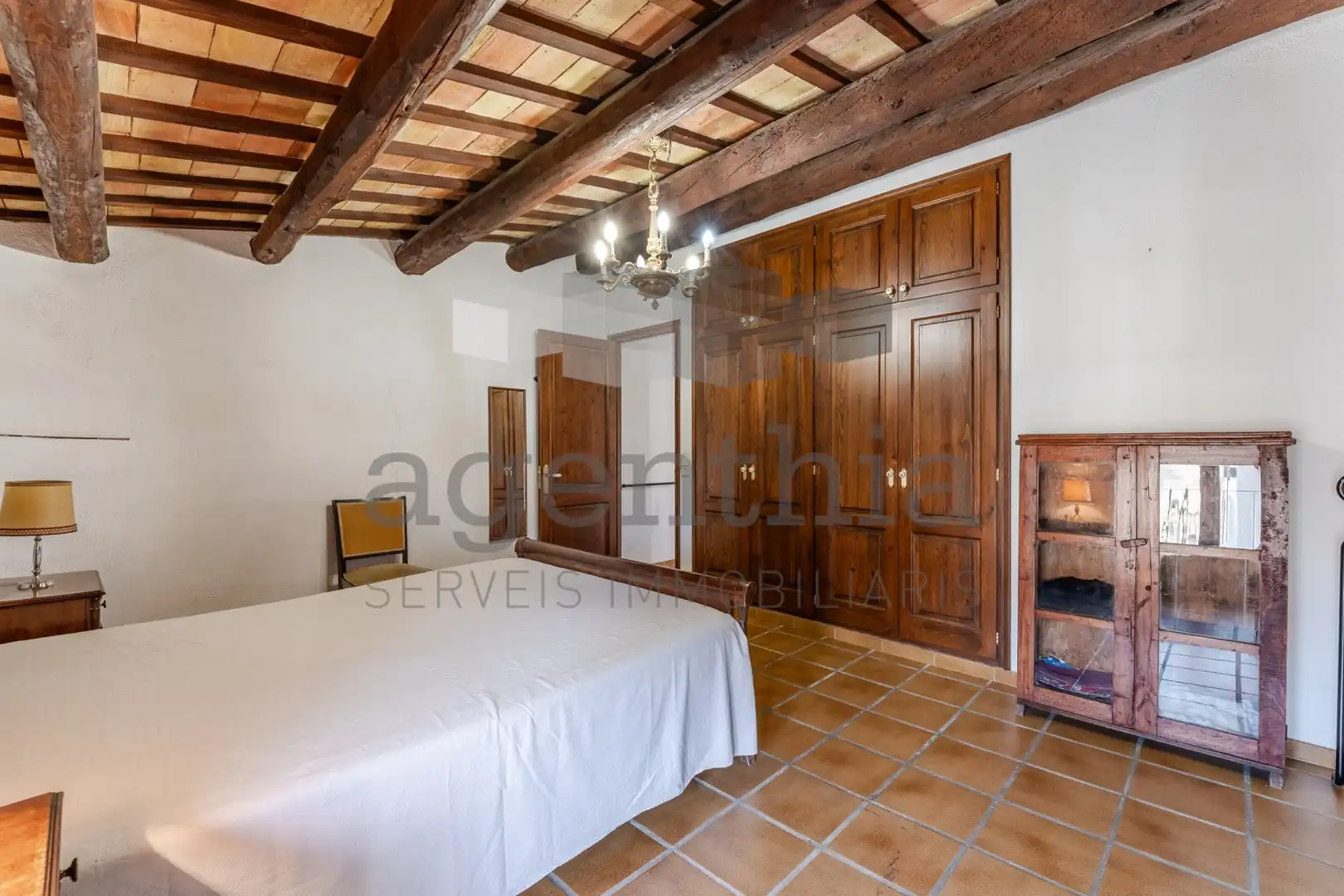Habitación de Finca rústica en venta en Vilablareix con Calefacción, Trastero y Balcón
