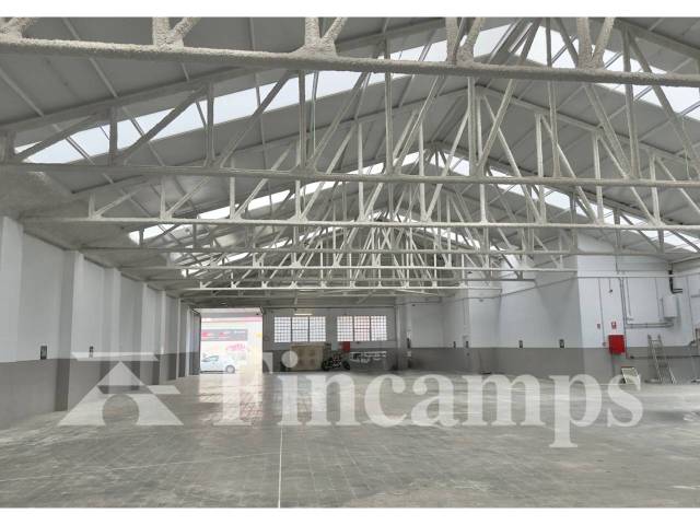 Nave industrial en Alquiler en Moratín, 81 en Hostafrancs