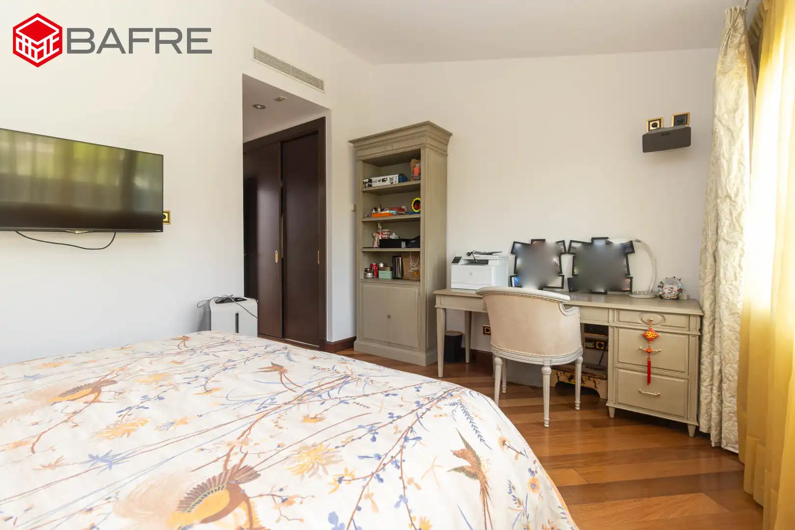 Bedroom of Houses for sale in Pozuelo de Alarcón  with Air Conditioner, Private garden and Storage room