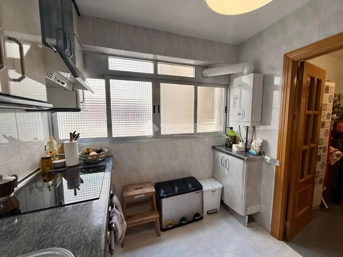 Küche von Wohnung zum Verkauf in Madrid mit Klimaanlage, Heizung und Parkett