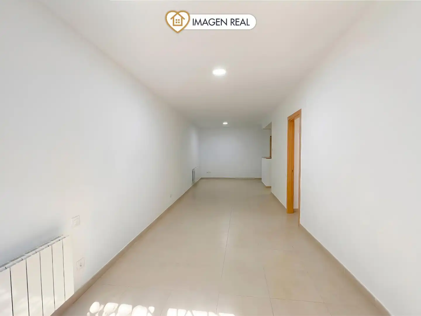 Wohnung mieten mit Kaufoption in Vallirana mit Heizung, Ofen und Internet