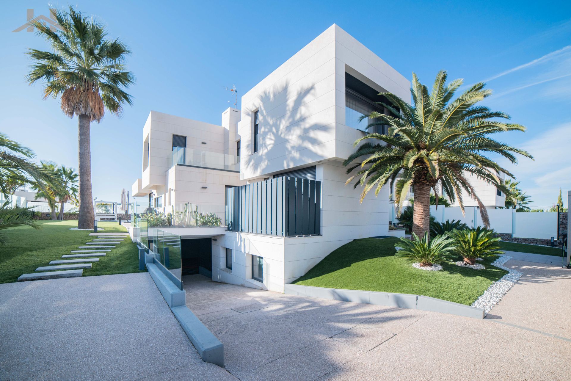 Vista exterior de Casa o chalet en venta en Majadahonda con Aire acondicionado, Calefacción y Jardín privado